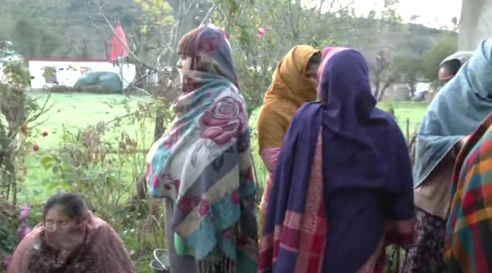 Terrorists barge into homes in Kashmir, open fire after confirming Hindu identity