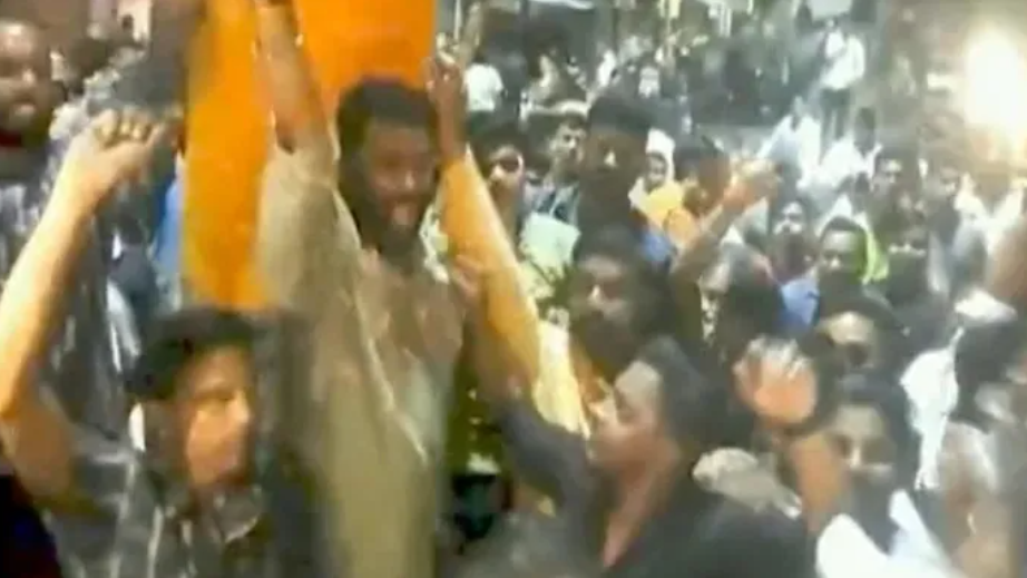Communal clashes erupt in Jamshedpur after beef found hanging with a Ram Navami flag