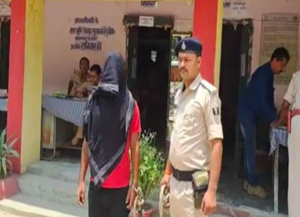 Muslim man poses as a Brahmin and sexually harasses two Hindu women, blackmails with private pictures