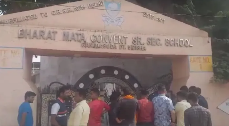 Teacher beats students for saying "Jai Shri Ram" at a missionary convent school