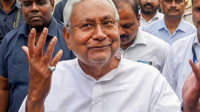 Bihar govt reduces school holidays to 'improve the school education system' by cutting holidays given for Hindu festivals like Durga Puja, Diwali, Chhath 