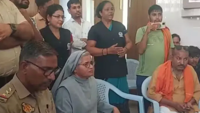 Hindu students stopped from chanting "Jai Shri Ram", donning Tilak; Rakhis and Kalavas cut off by convent school missionary