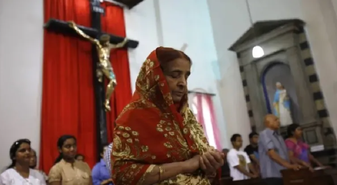 Christian missionary attempts to convert 200 Hindus under the guise of giving them financial assistance