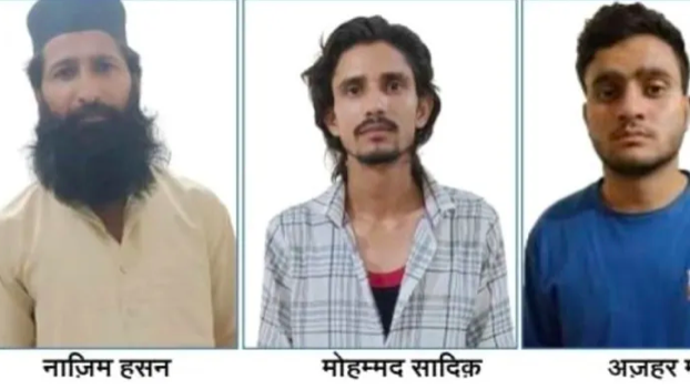 Three Muslim youths befriend a Hindu youth; brainwash him against Hinduism by talking about Islamic supremacy, convert him into Islam 