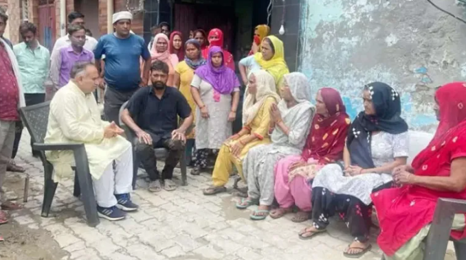 Muslim youths attempt to abduct a Hindu girl from her engagement, pelt stones from a 'mosque'; Hindu women in Sonipat's 'Masjid Gali' complain of regular harassment
