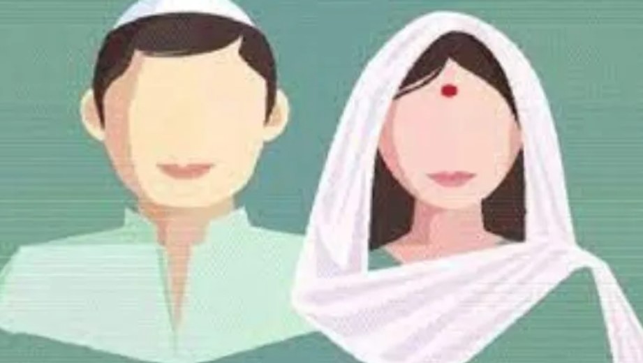 A Muslim man poses as Hindu to lure a Hindu woman. Rapes her after spiking her cold drink, force-feeds her beef, holds her hostage for two months