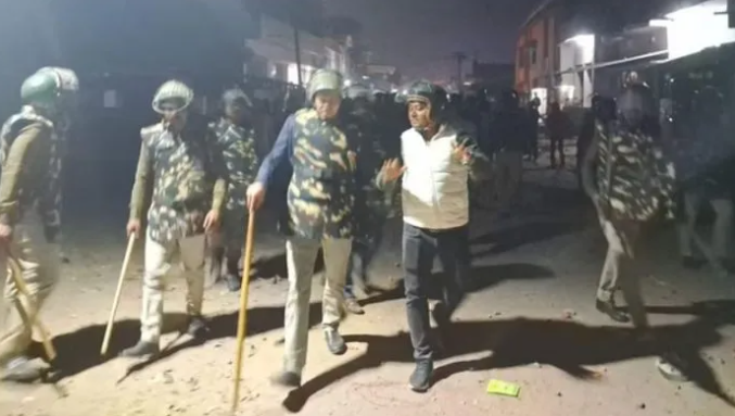Muslim mob pelts stones as Saraswati puja procession, goddess idol desecrated, houses ransacked