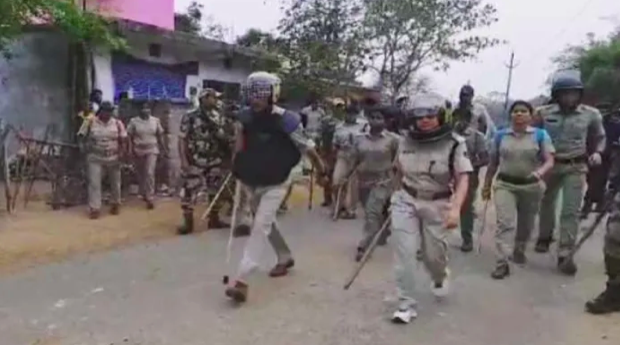 Muslim mob pelts stones at Hanuman Jayanti procession because of Hindus playing music 