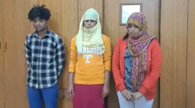 Two Muslim girl classmates introduce their two Hindu friends to a Muslim youth, Wasim. Wasim befriends them then threatens and coerces them to accept Islam