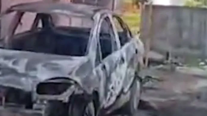 Muslim youth sets cars on fire, locals say cars parked in houses with Saffron flags targeted
