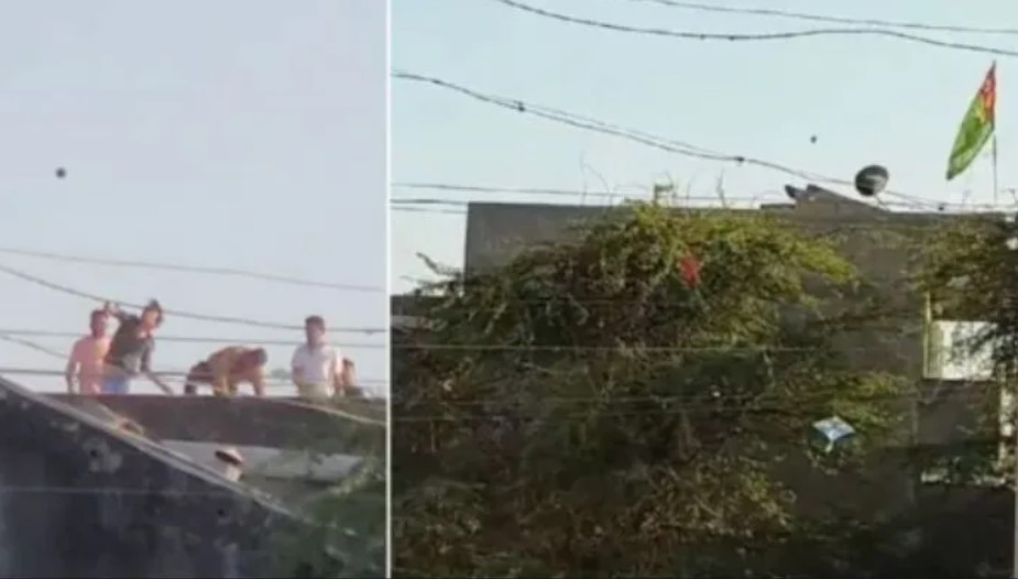 Muslim mob, including women, pelt stones at Hindu religious procession when it reaches a mosque