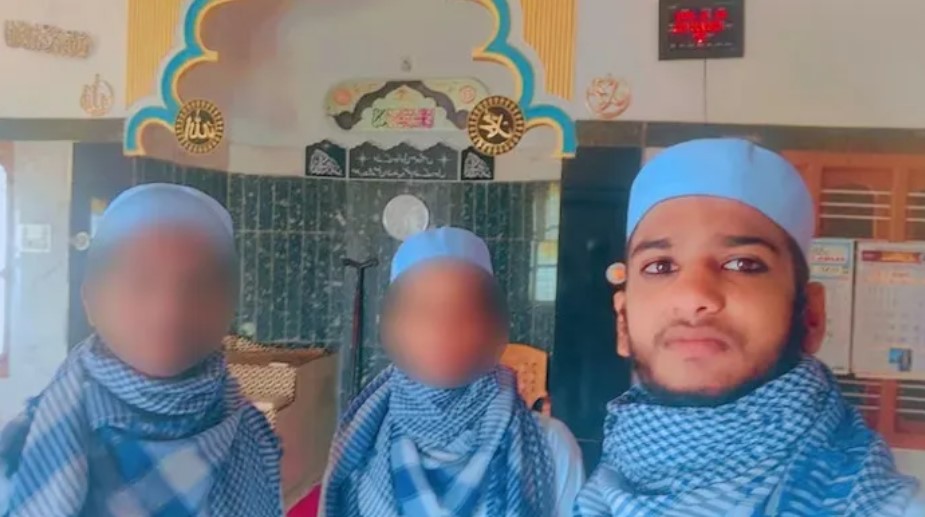 Muslim minor boy along with his father brainwashes his Hindu classmate to convert to Islam in Karnataka
