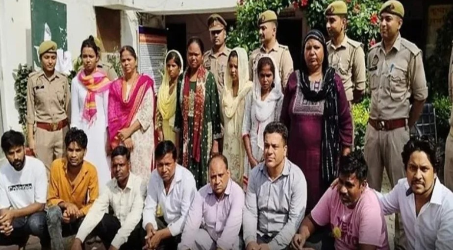 Christian evangelists invite Hindus on the pretext of a puja where they start preaching religious texts and luring the guests to convert to Christianity 