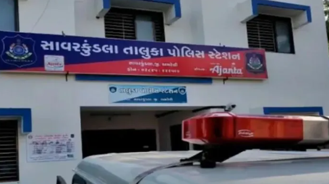 Hindu youth attacked for chanting 'Jai Shri Ram' after his exam by Muslim men because the exam centre was in a 'Muslim area'