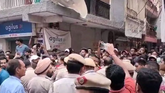 34-year-old Muslim man rapes a 4-year-old Hindu girl in Pandav Nagar, accused arrested, local Hindus protest