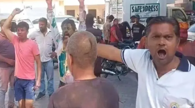 Muslim mob including women armed with sharp weapons, sticks attack Hindus celebrating Holi, 'Pakistan Zindabad' slogans raised