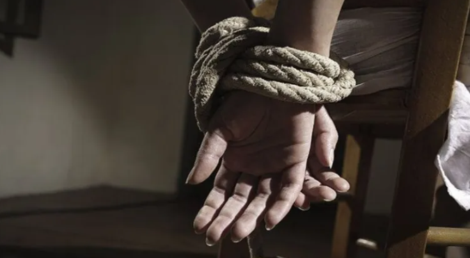 Muslim man in Pakistan abducts Hindu girl and pressurises her to embrace Islam, forces to sign affidavit claiming it was on her free will