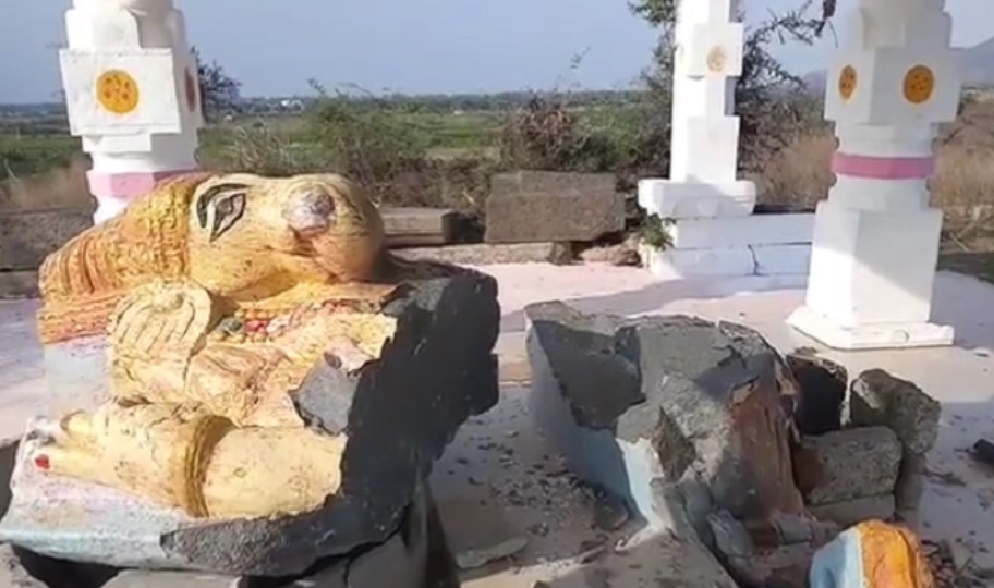 Lord Ganesha’s ancient idol in Andhra Pradesh vandalised by miscreants in search of hidden treasure