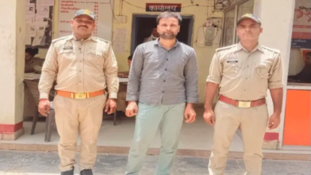 Khalil of Hamirpur pretends to be Anil, promises marriage to establish physical relationship, then forces her to abort baby and convert to Islam
