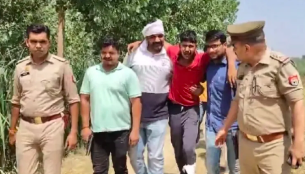 Cow smuggler attempts to flee from Police, engages in gunfight, gets shot in the leg
