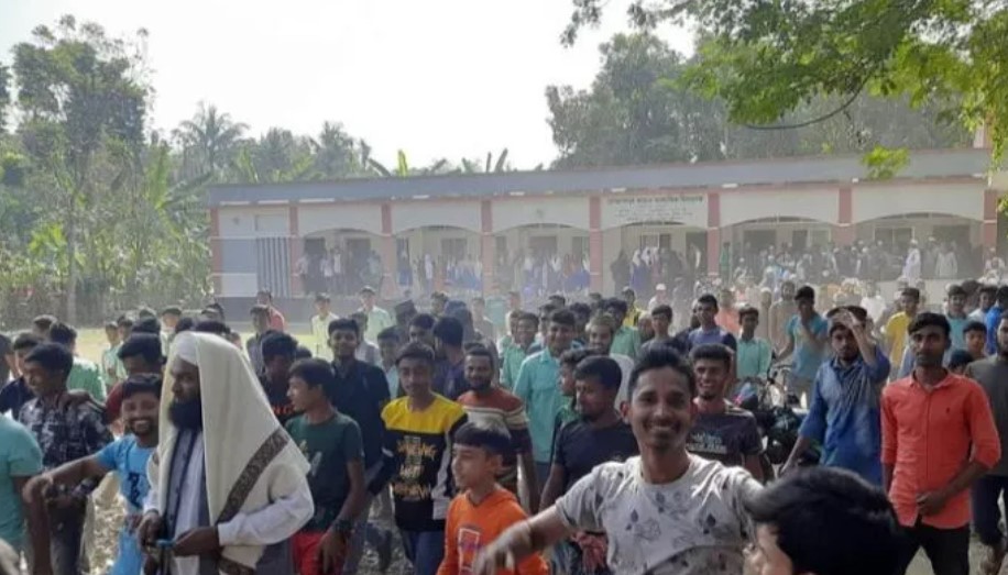 Hindu teacher suspended by school in Bangladesh after Muslim students accuse him of 'insulting' Islam 