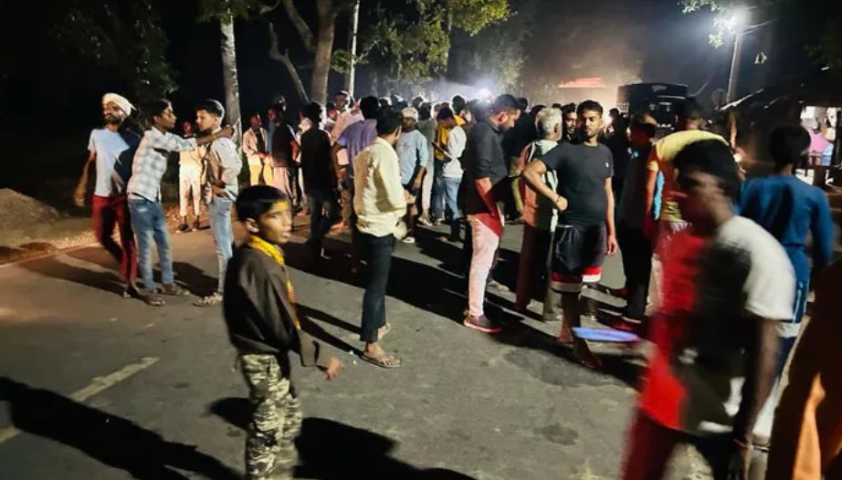 Stones pelted on Hindu yatras while passing through Muslim-dominated areas in Kushinagar in Uttar Pradesh