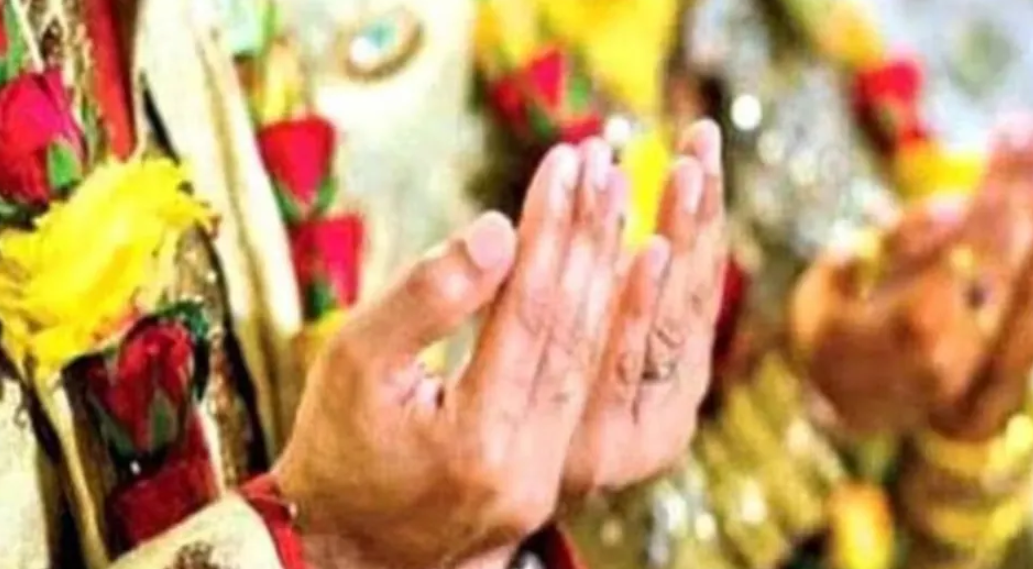 Father of 3 children Wasim poses as Basant to lure Hindu woman and marries her in a temple, accused's family forces girl to convert to Islam after marriage 