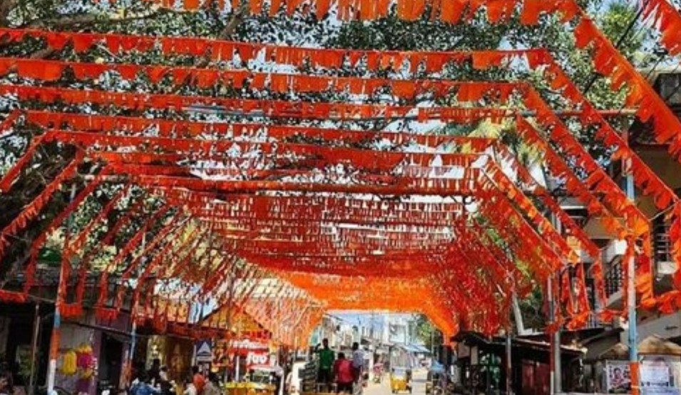 Kerala Govt directs state police to remove saffron flags placed inside the Vellayani temple in Thiruvananthapuram 