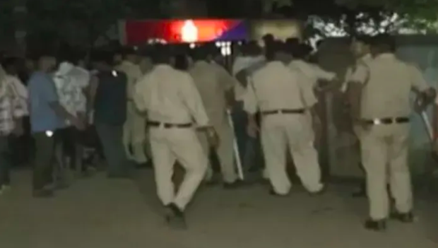 Muslim scrap dealer Arif harasses Hindu woman passing by, escalates into communal violence 