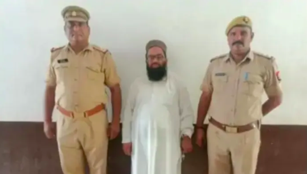 Maulana Mansoor attempts to rape a Hindu woman under the pretext of performing exorcism on her sick son; threatens to kill her when she resists