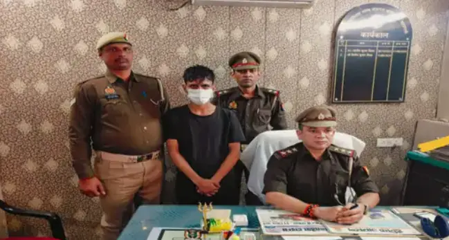 Hindu woman staying with Muslim boyfriend in Varanasi hotel falls from 3rd floor under suspicious circumstances, father reports attempt to murder