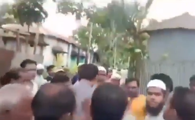 Muslim men disrupt Hindu religious event claiming it interfered with Namaz, attack and threaten Hindu devotees 