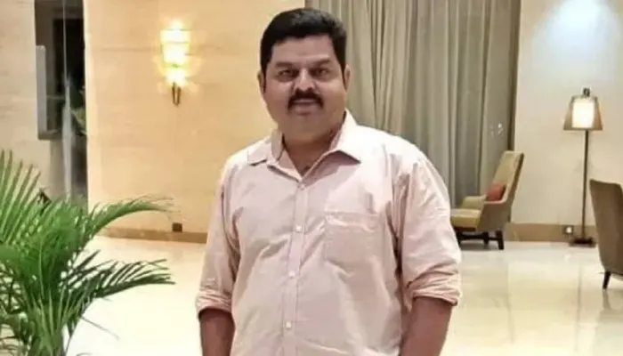 Muslim journalist records videos of Hindu women devotees taking bath during Maha Kumbh, mocks the ritual bath and Hindu deities