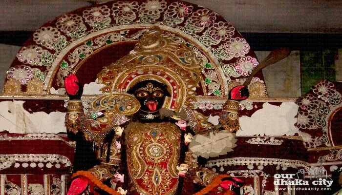 Hindus not allowed to enter a Hindu temple by Muslims in Bangladesh