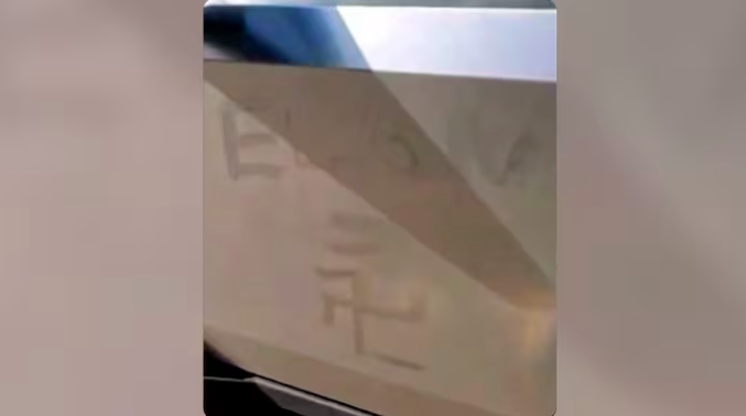Indian media displays Hinduphobia; links Hindu sacred Swastika with Nazi Hakenkreuz