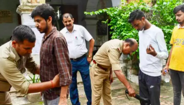 Brahmin students forced to remove Janivara and Kashi Dara at exam centre; sacred threads thrown in dustbin