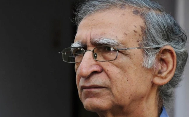Leftist journalist vilifies Hindus, whitewashes historical atrocities commited against Hindus by Muslim invaders