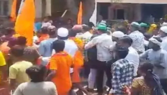 Casteist abuses hurled, saffron flag torn as Kanwariyas attacked by armed Muslim mob for expressing Hindu faith