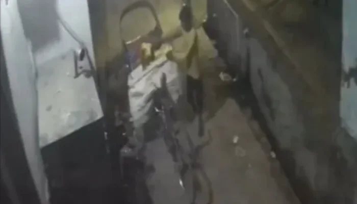 Idol of Radha-Krishna stolen from Hindu temple by unknown miscreant in Bareilly, Uttar Pradesh 