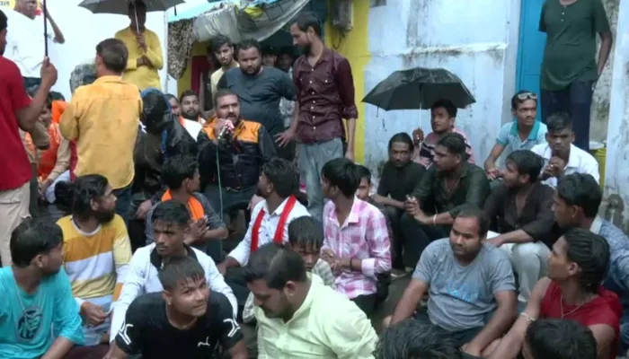 Hindu families forced to flee Banganga area in Bhopal after sustained harassment and threats by Muslim community; swords brandished, Hindu women molested