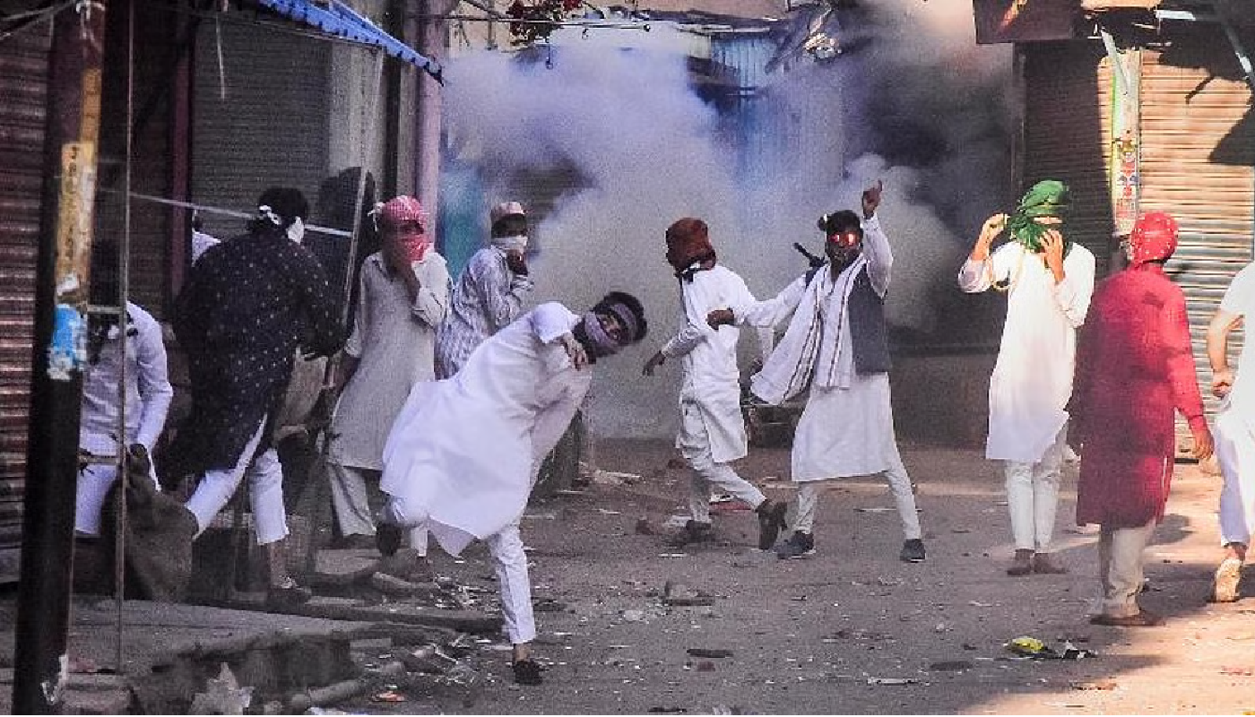 Hindu posters torn by Muslim youths; ‘I love Mohammad’ signboard placed at Ram Navami gate