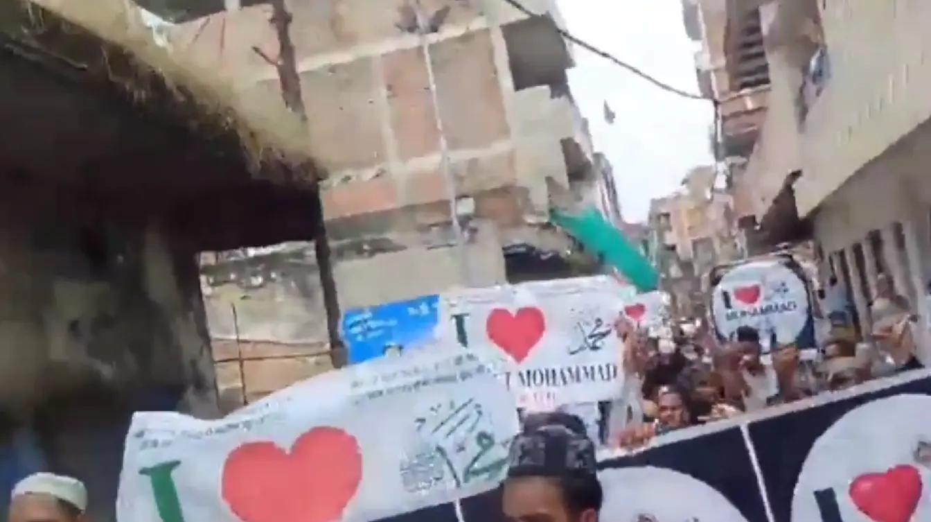 Sar Tan Se Juda slogans raised by Muslims in Bhadohi, UP, following “I Love Muhammad” controversy in Kanpur