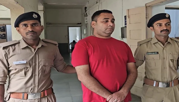 Backward Hindu communities, including minors, targeted for Christian conversion; accused offered inducements and denigrated Hindu idols, calling it "stone"
