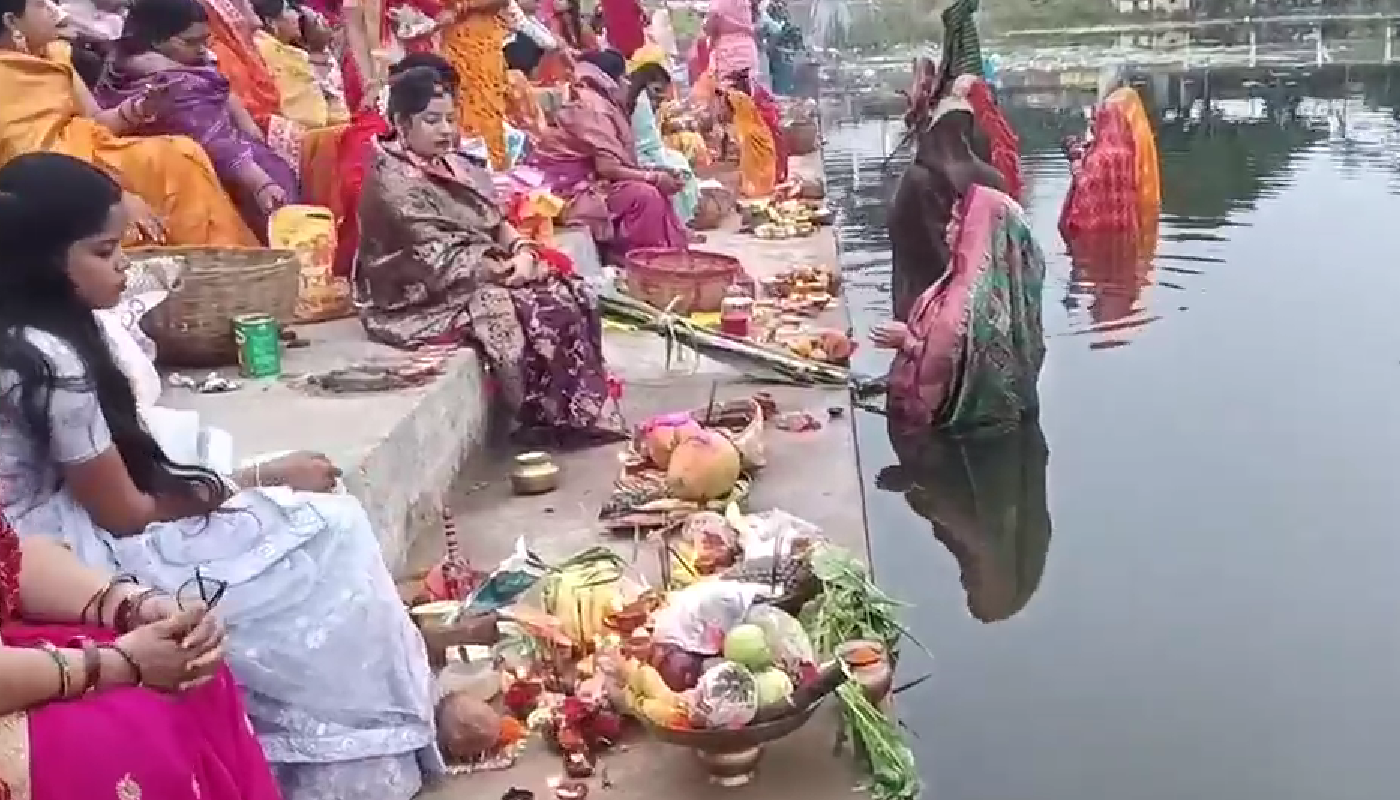 Chhath Puja ghat vandalised as miscreants break Bedi and throw it into pond before sunrise rituals