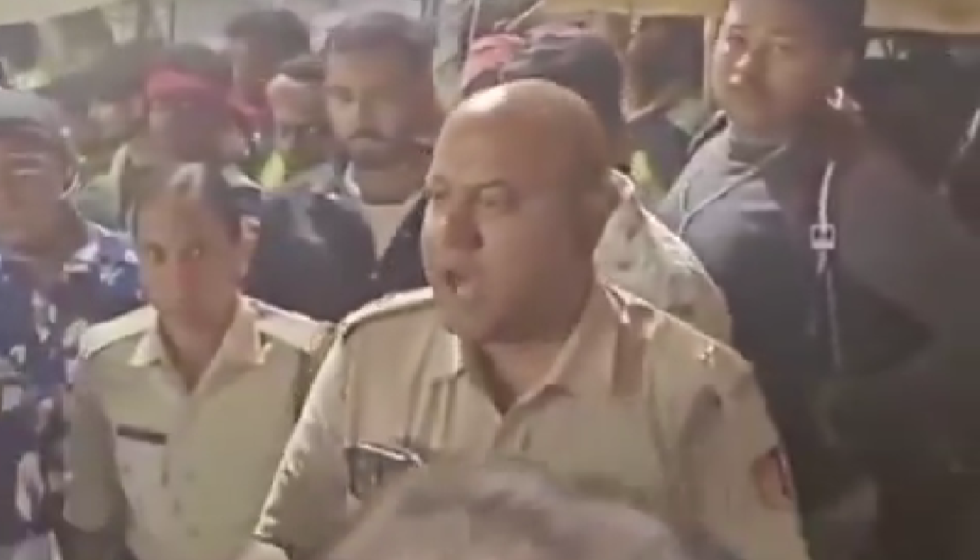 Hindu devotees brutally lathi-charged by police during Jagaddhatri Puja immersion in Krishnanagar, West Bengal; officer caught abusing devotees on video