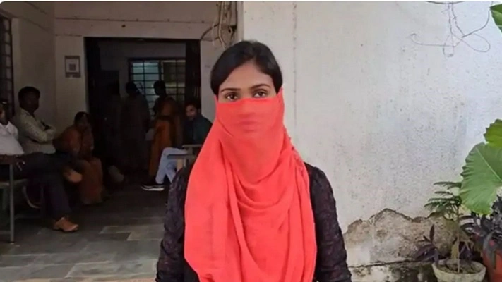Hindu woman, lured into relationship on pretext of marriage, impregnated and left by already married Muslim man
