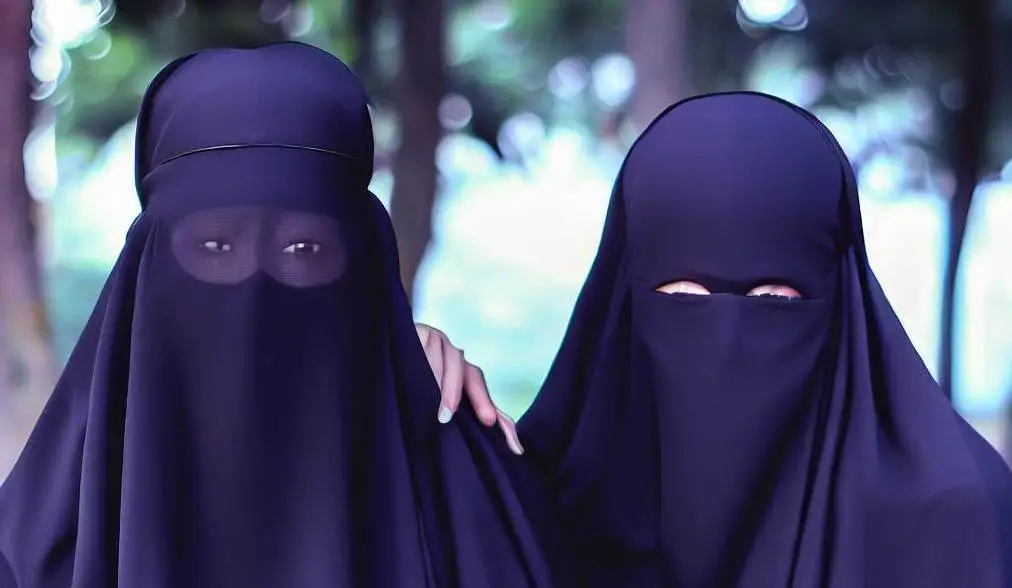 Attack on Hindu beliefs: Muslim girls make derogatory remarks against Hindu community and sacred Shivalinga