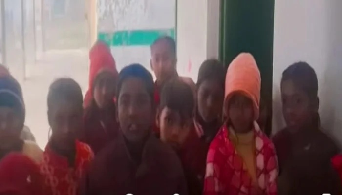 Minor Hindu children prohibited from wearing tilak and kalava by their school headmaster, who denigrated Hinduism