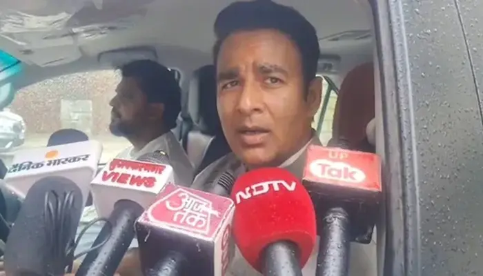 Indian politician verbally abused and given death threats for advocating rights of Hindus in Bangladesh by Bangladeshi man 