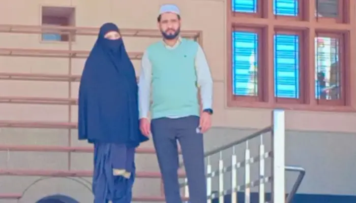 Hindu woman forcibly converted to Islam by Muslim man faking Hindu identity; made to wear burqa and recite kalma